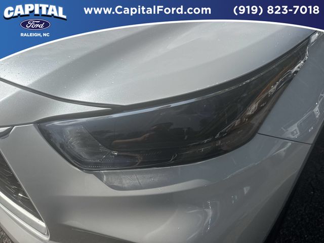Used 2023 Beige Toyota XLE image 11