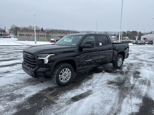 2026 Toyota Tundra SR5 CrewMax Cab 4WD