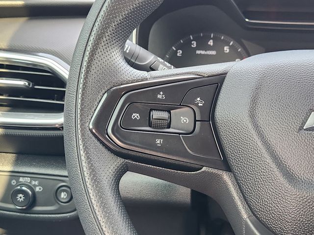 2023 Chevrolet TrailBlazer LT White at AutoSavvy Houston Southwest