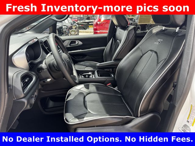 2025 Chrysler Pacifica Limited White at Mac Haik CDJR North Houston