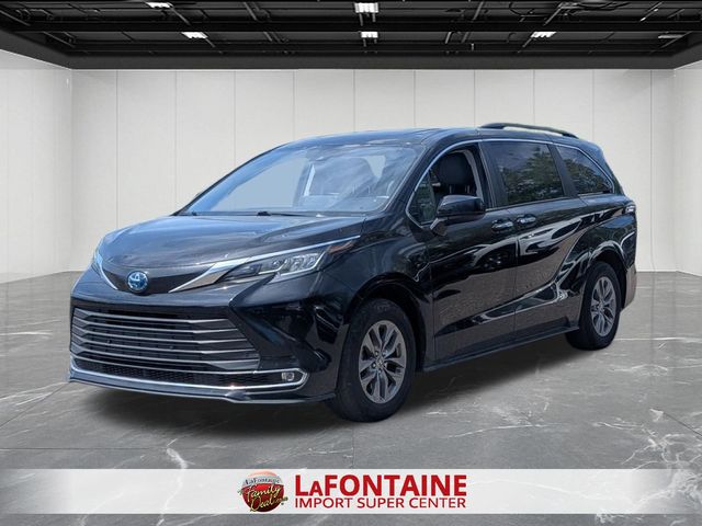 2023 Toyota Sienna XLE