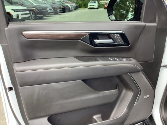 Used 2026 Polar White Chevrolet Premier image 16