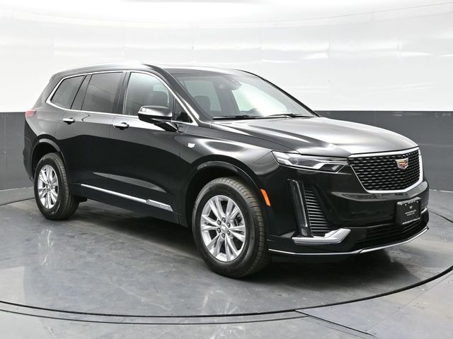 2025 Cadillac XT6 Luxury photo