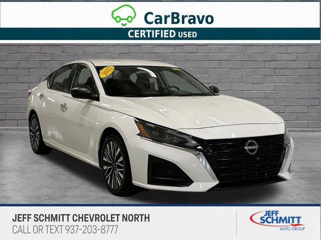 Glacier White 2025 Nissan Altima Sedan Front-Wheel Drive Continuously Variable Transmission