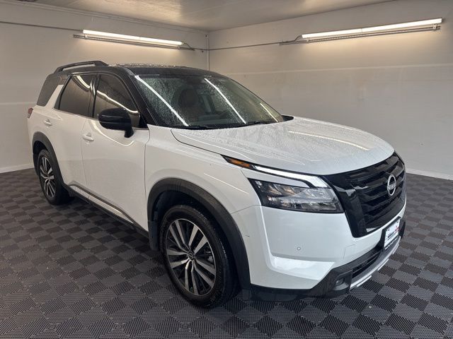 White Pearl 2025 Nissan Pathfinder Platinum FWD SUV / Crossover Front-Wheel Drive 9-Speed Automatic