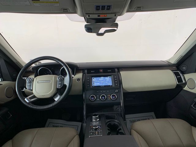 2017 Land Rover Discovery SE 32