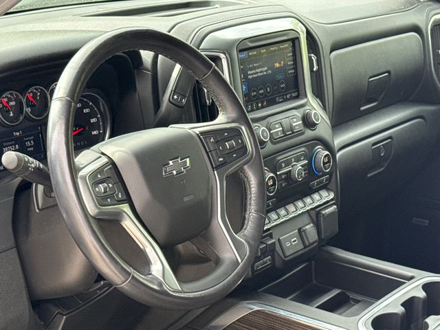 Used 2021 White Chevrolet LT Trail Boss image 17