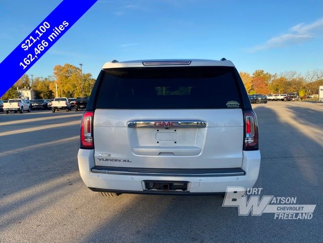 2017 GMC Yukon XL Denali 4