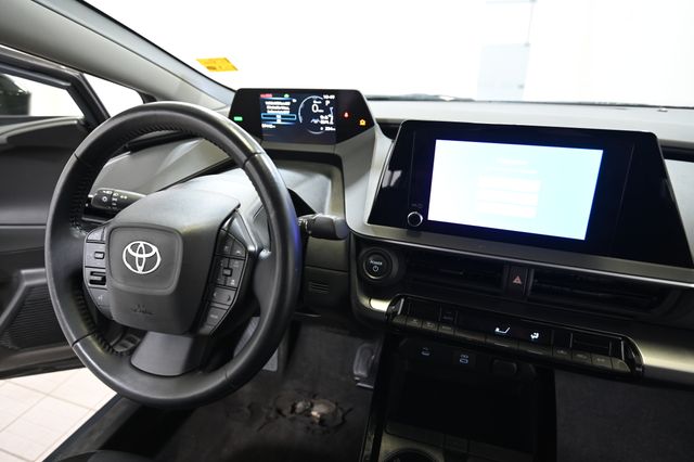 Used 2023 Gray Toyota LE image 25