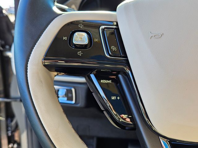 New 2025 Gray Lincoln Reserve image 25