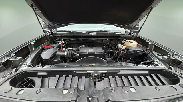 Used 2025 Gray Chevrolet LTZ image 33