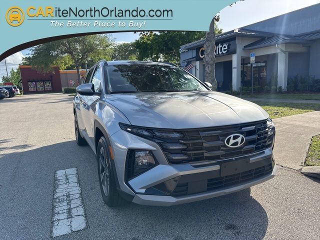 Shimmering Silver 2025 Hyundai Tucson SEL FWD SUV / Crossover Front-Wheel Drive 8-Speed Automatic