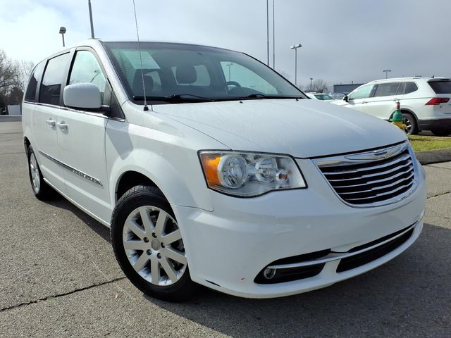 2015 Chrysler Town & Country Touring FWD