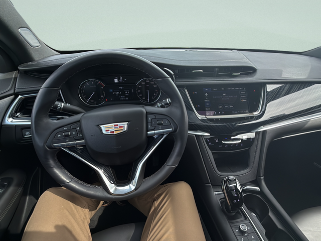 used 2024 Cadillac XT6 car, priced at $46,000