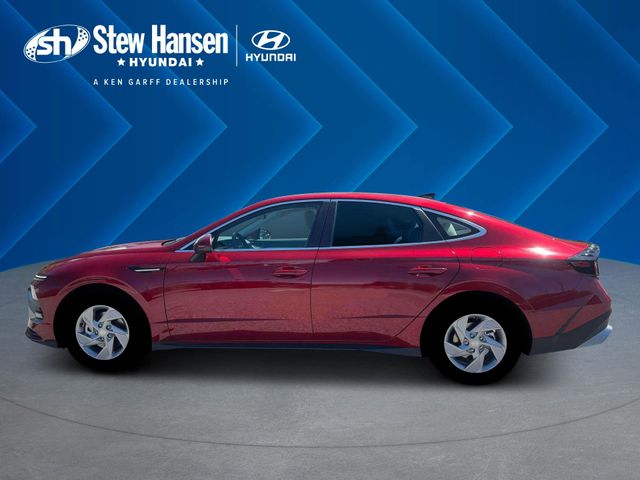 New 2026 Red Hyundai SE image 3