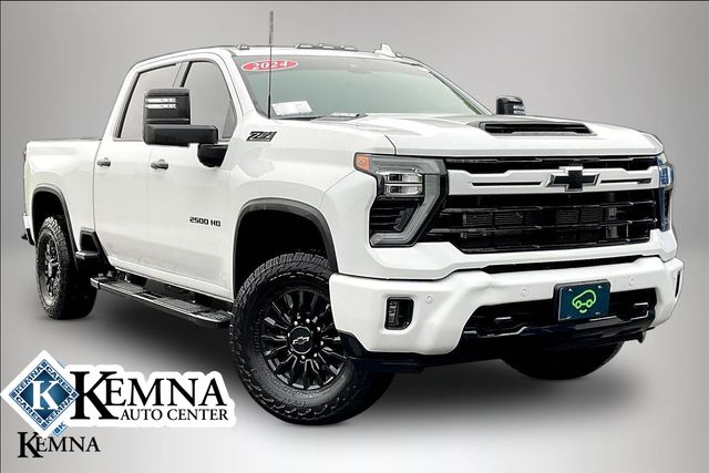 Summit White 2024 Chevrolet Silverado 2500HD Pickup Truck Four-Wheel Drive Automatic