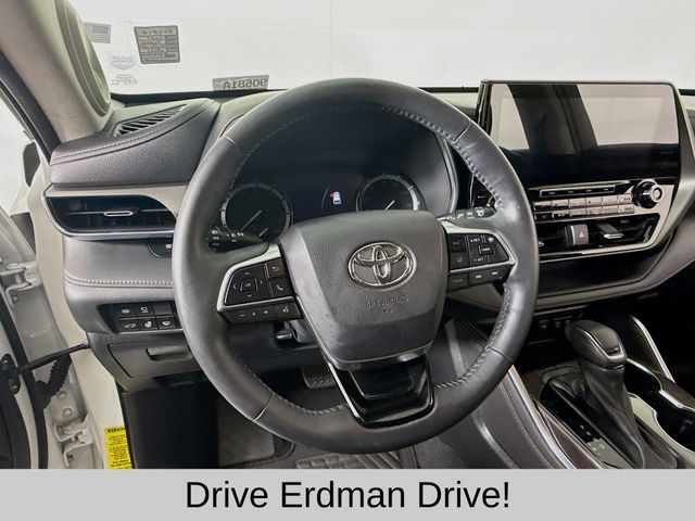 Used 2021 Toyota Highlander SUV