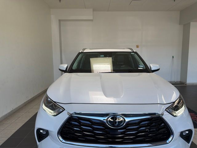 2025 Toyota Highlander Limited Beige at Gullo Toyota
