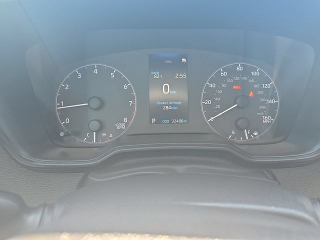 Used 2025  Toyota LE image 19