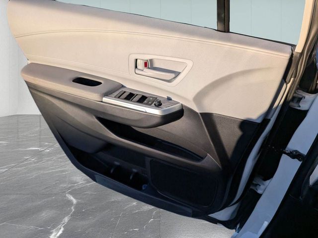 2026 Toyota Sienna LE - Photo 14
