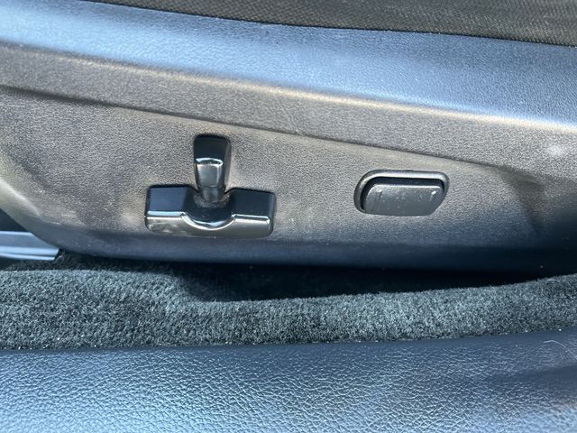 Used 2013 Blue Subaru 2.5i Premium image 16