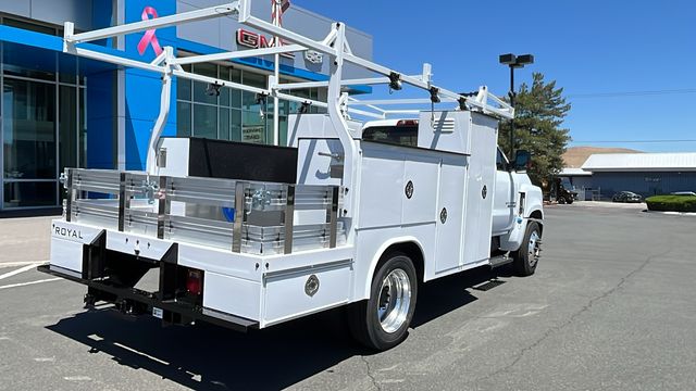 2023 Chevrolet Silverado 5500HD Work Truck 2