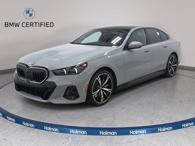 2025 BMW 5 Series 550e xDrive