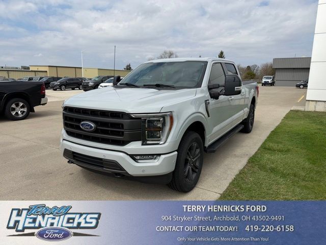 Avalanche Gray 2023 Ford F-150 Lariat SuperCrew 4WD Pickup Truck Four-Wheel Drive Automatic