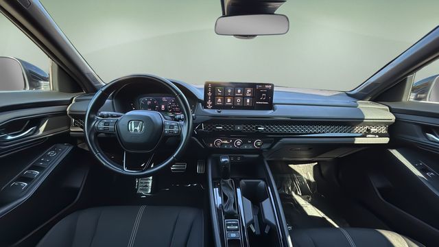 Used 2023  Honda Sport image 17