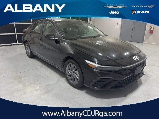 2024 Hyundai Elantra SEL FWD