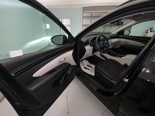 Used 2024 Black Hyundai SEL image 11