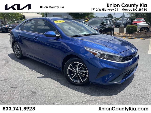Deep Sea Blue 2022 Kia Forte Sedan Front-Wheel Drive Continuously Variable Transmission