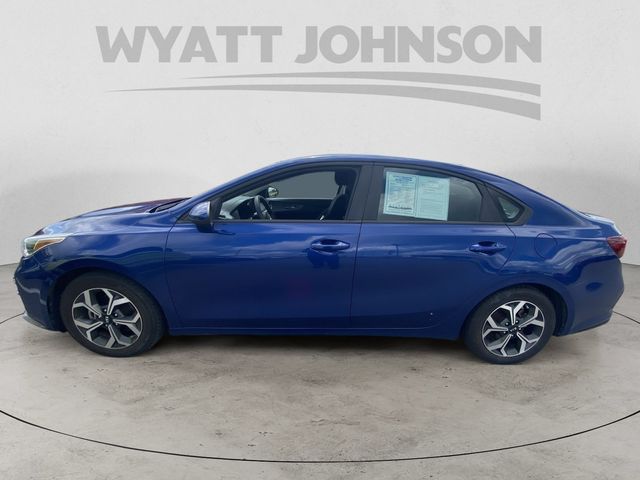 Used 2021 Blue Kia LXS image 3