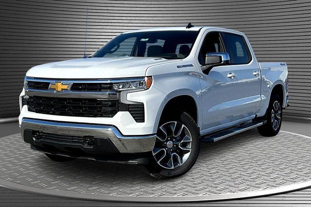 Summit White 2026 Chevrolet Silverado 1500 LT Crew Cab 4WD Pickup Truck Four-Wheel Drive 8-Speed Automatic