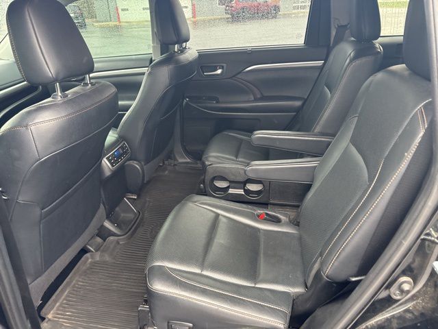 2019 Midnight Black Metallic Toyota Highlander Hybrid Limited AWD SUV