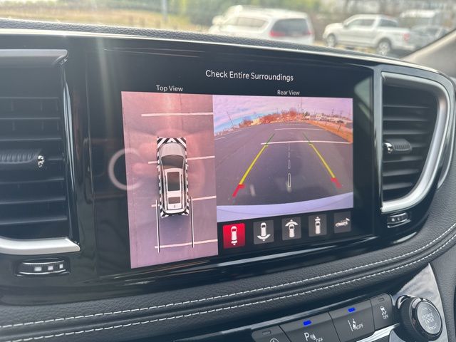 New 2026 White Chrysler Select image 18