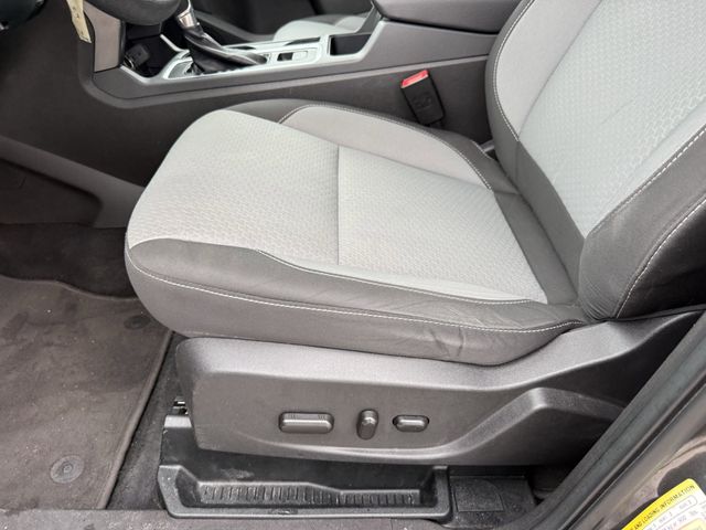 2017 Ford Escape SE Gray at Community Kia