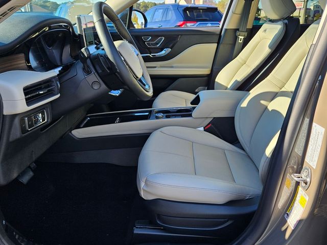 New 2025 Gray Lincoln Reserve image 12