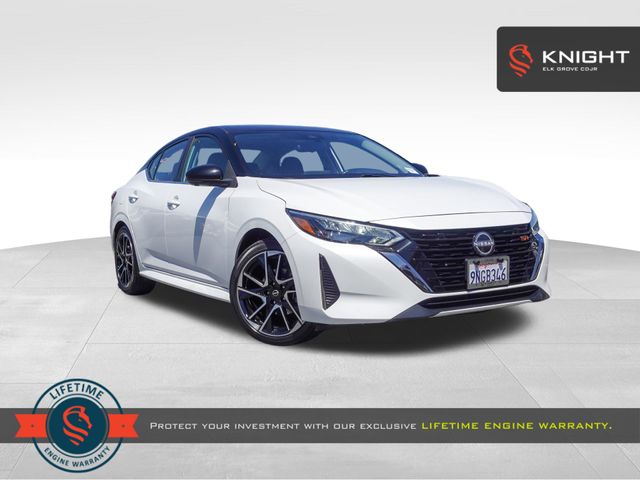 Aspen White Tricoat/Super Black 2024 Nissan Sentra Sedan Front-Wheel Drive Continuously Variable Transmission