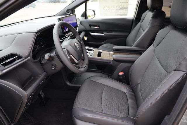 2026 Toyota Sienna Limited - 11