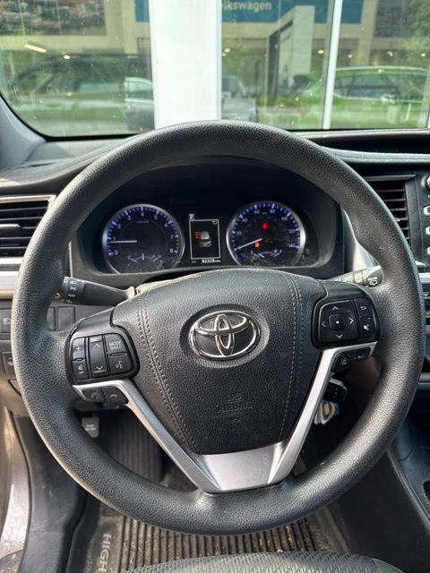 2019 Toyota Highlander XLE Gray at Spitzer Acura