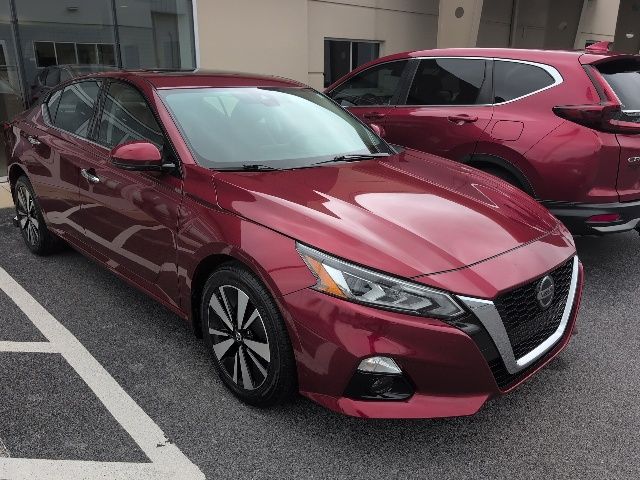 Red (Scarlet Ember Tintcoat) 2022 Nissan Altima Sedan All-Wheel Drive Continuously Variable Transmission