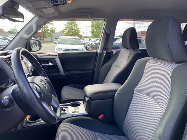 2020 Toyota 4Runner SR5 photo