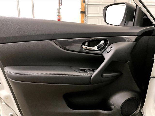 2018 Nissan Rogue SV White at Phil Fitts Ford