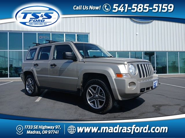 Light Sandstone Metallic Clearcoat 2010 Jeep Patriot SUV / Crossover Four-Wheel Drive Continuously Variable Transmission