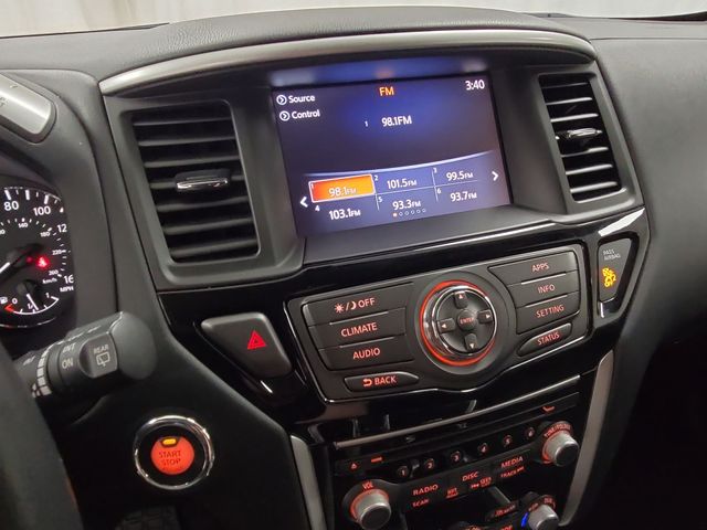 2018 – Nissan – Pathfinder