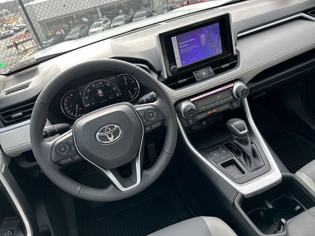 2024 Toyota RAV4 XLE Premium 13