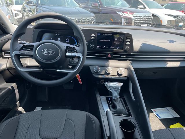 2024 Hyundai Elantra SE 6