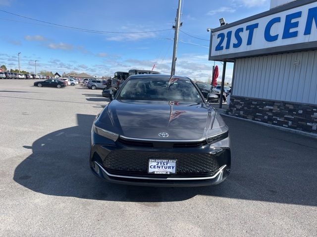 View vehicle photo 2