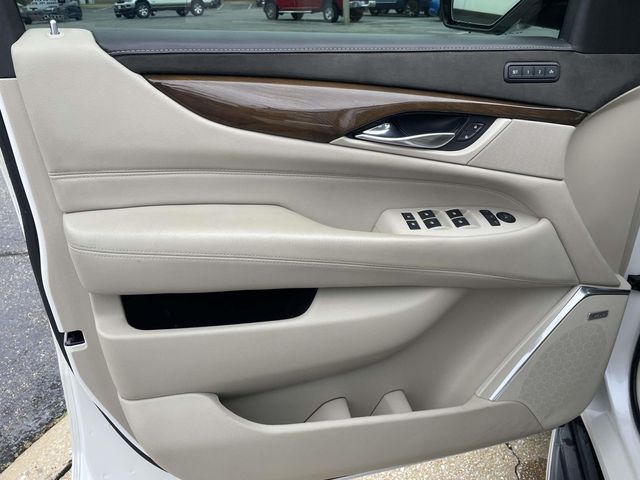 Used 2018 White Cadillac Premium image 12
